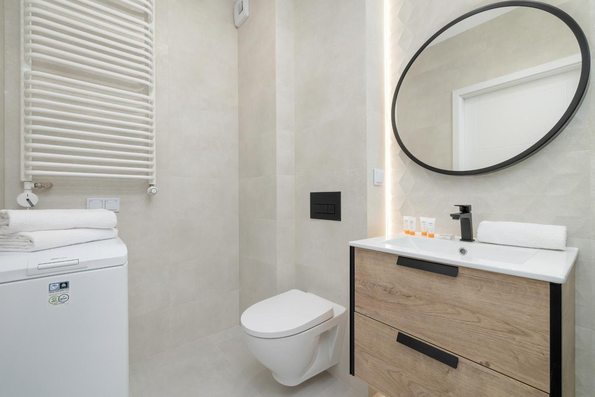 Bright Apartment Park Lotnikow Near Tauron Arena Krakow By Noclegi Renters ภายนอก รูปภาพ